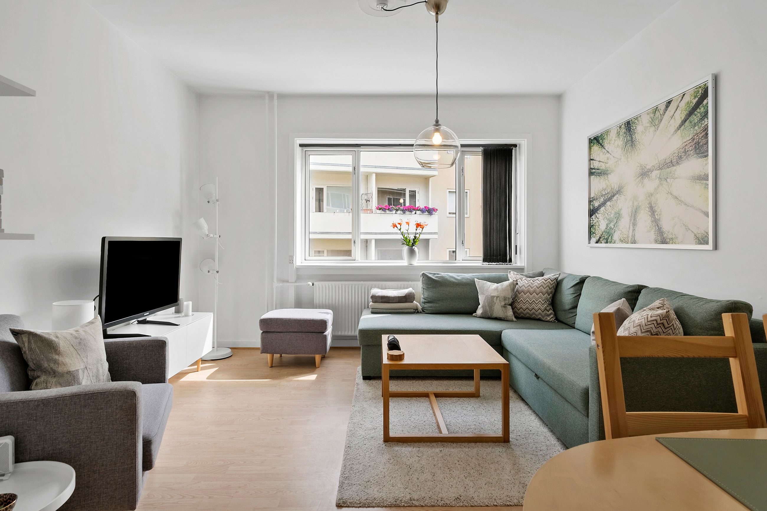 2000 c f richs vej 152 1 tv 1