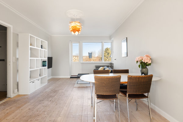 2000 c f richs vej 85 1 tv 1