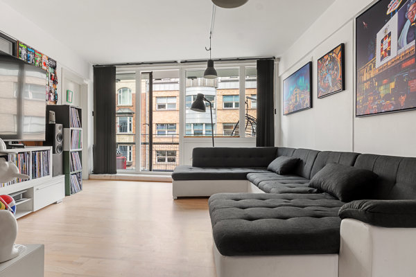 2000 falkoner alle 90 3 3 1