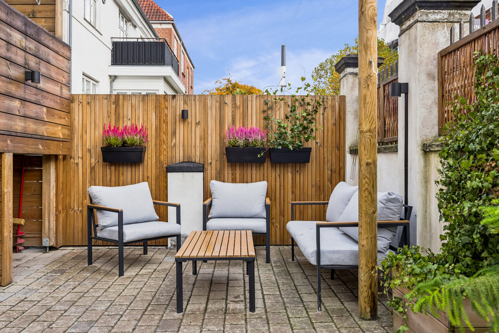 2000 la cours vej 18 1