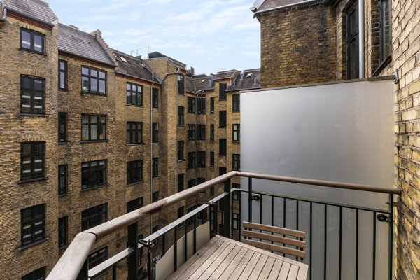 2200 p d lovs alle 9b 3 th 1