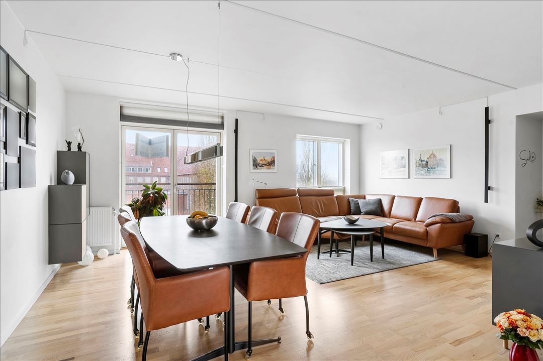 2300 prags boulevard 58 3 1