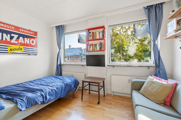 Peter Ipsens Allé 3, 1. 42. 1 2400 peter ipsens alle 3 1 42 1