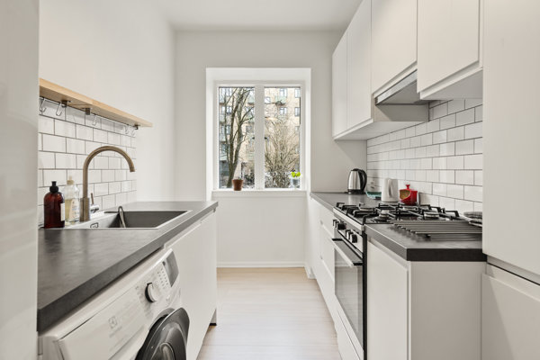 2400 uglevej 11 st th 1