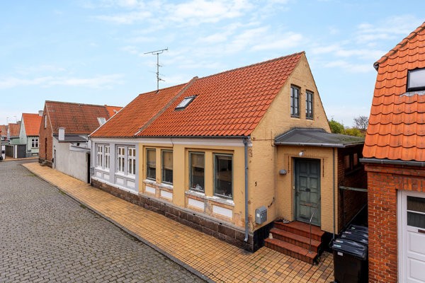 Fru Stenbergs V 5, Rønne