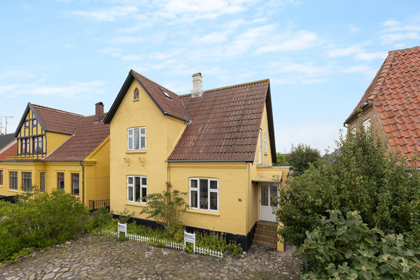 3700 haslevej 16 ronne 1