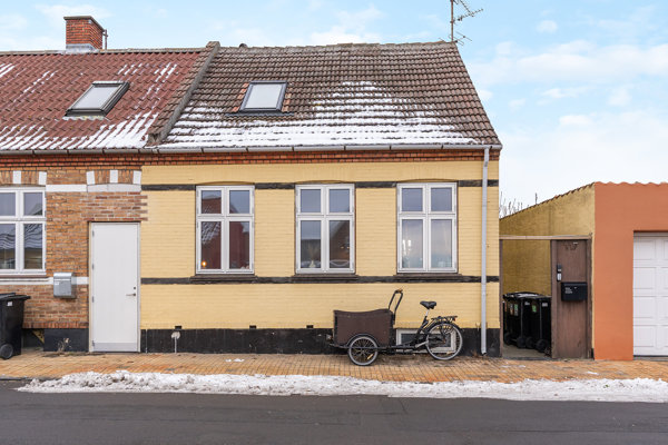 3700 lille madsegade 117 ronne 1