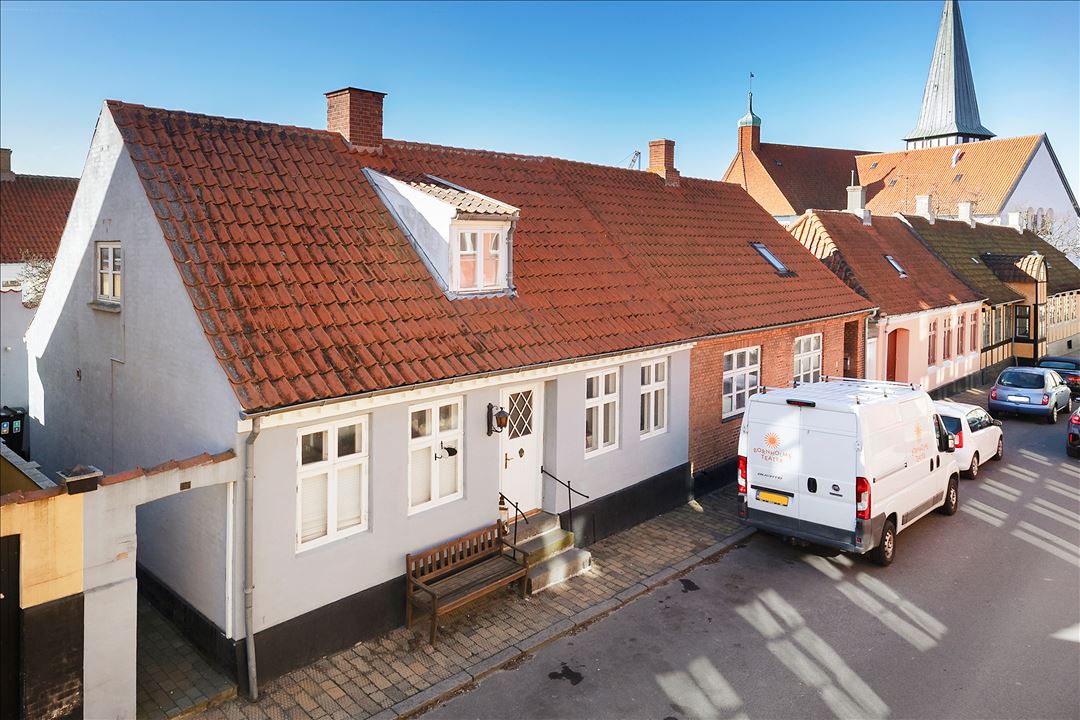 Østergade 8 1 3700 ostergade 8 1
