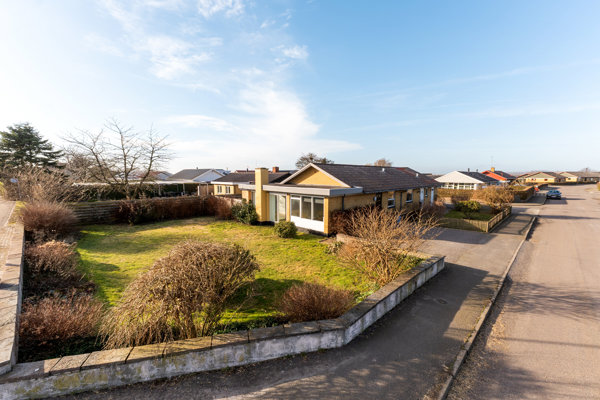 3700 pilegardsvej 1 nyker 1