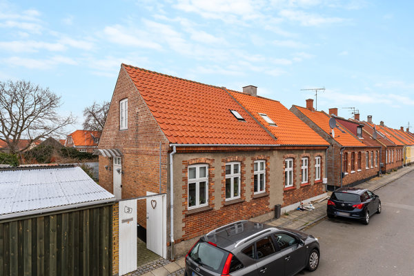 3700 sigurdsgade 3 ronne 1
