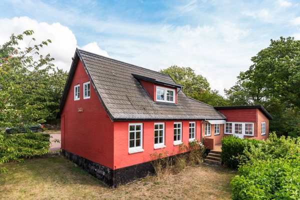 Sorteengevejen 2, Nylars
