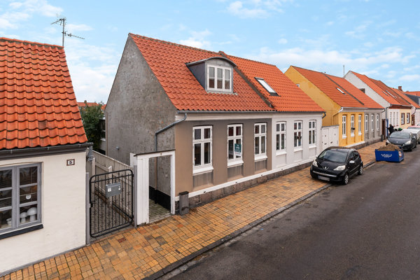 3700 stormgade 7 ronne 1