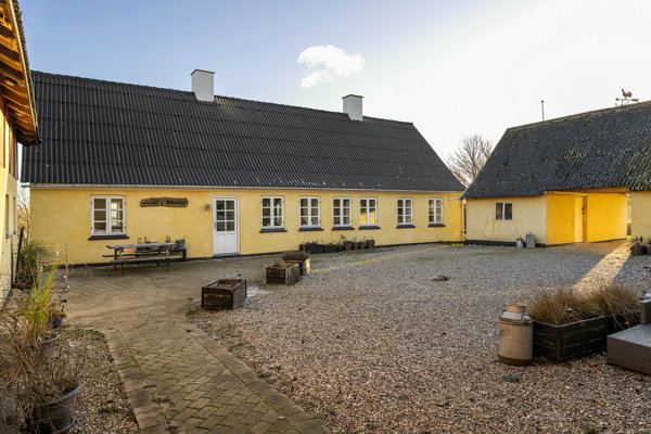 Oddenvej 76, Holmstrup