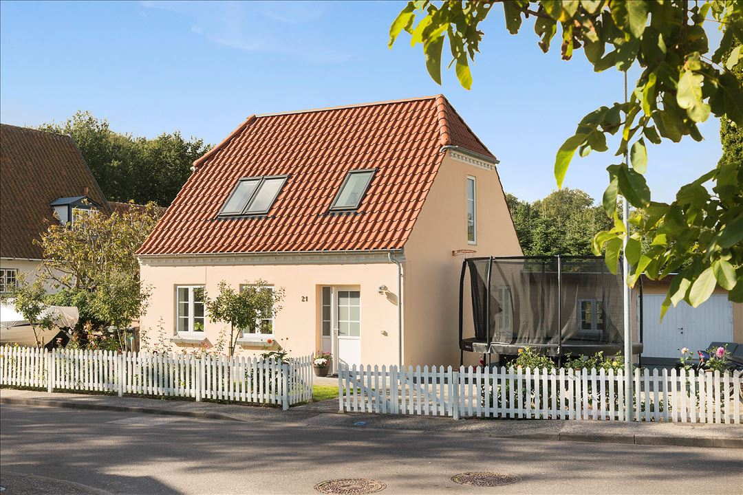 Nørrevang 21, Skøn moderniseret ejendom