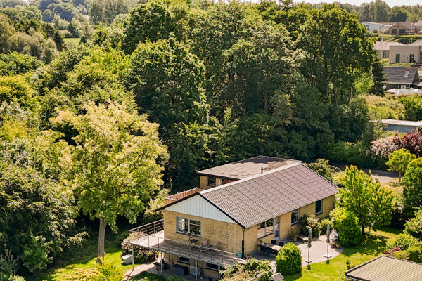 Fuglebakken 6, Strib