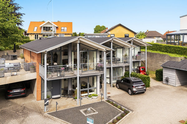 Strandparken 21, Strib