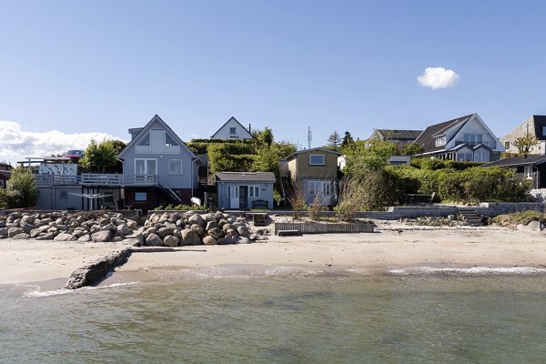Strandstien 115, Strib