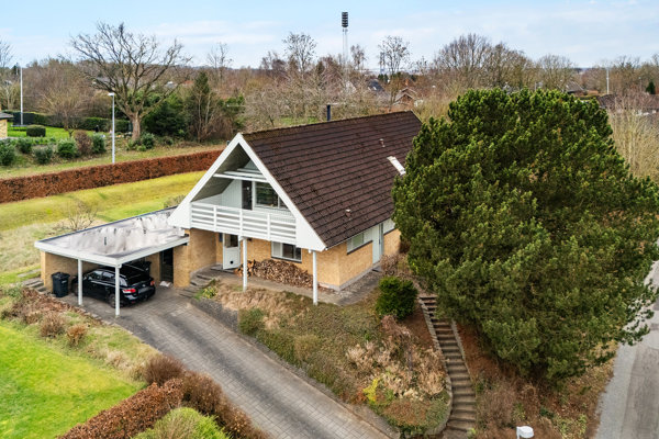 Vilhelm Herolds Vej 15, Strib