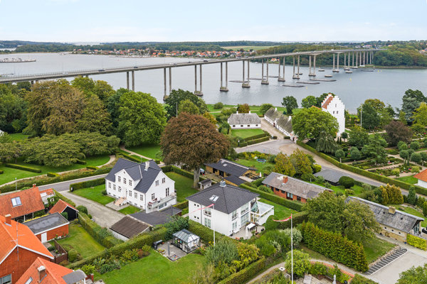 Brydegårdsvej 24