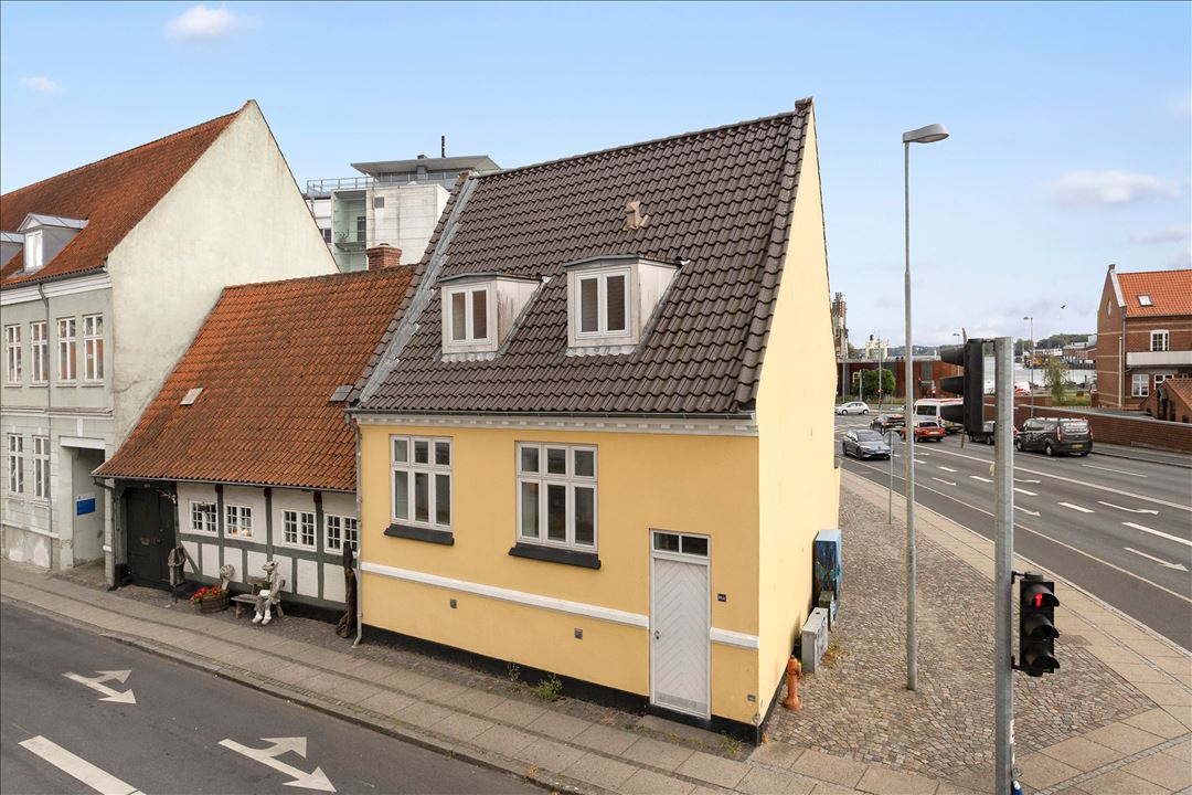 5700 mollergade 84a st 1