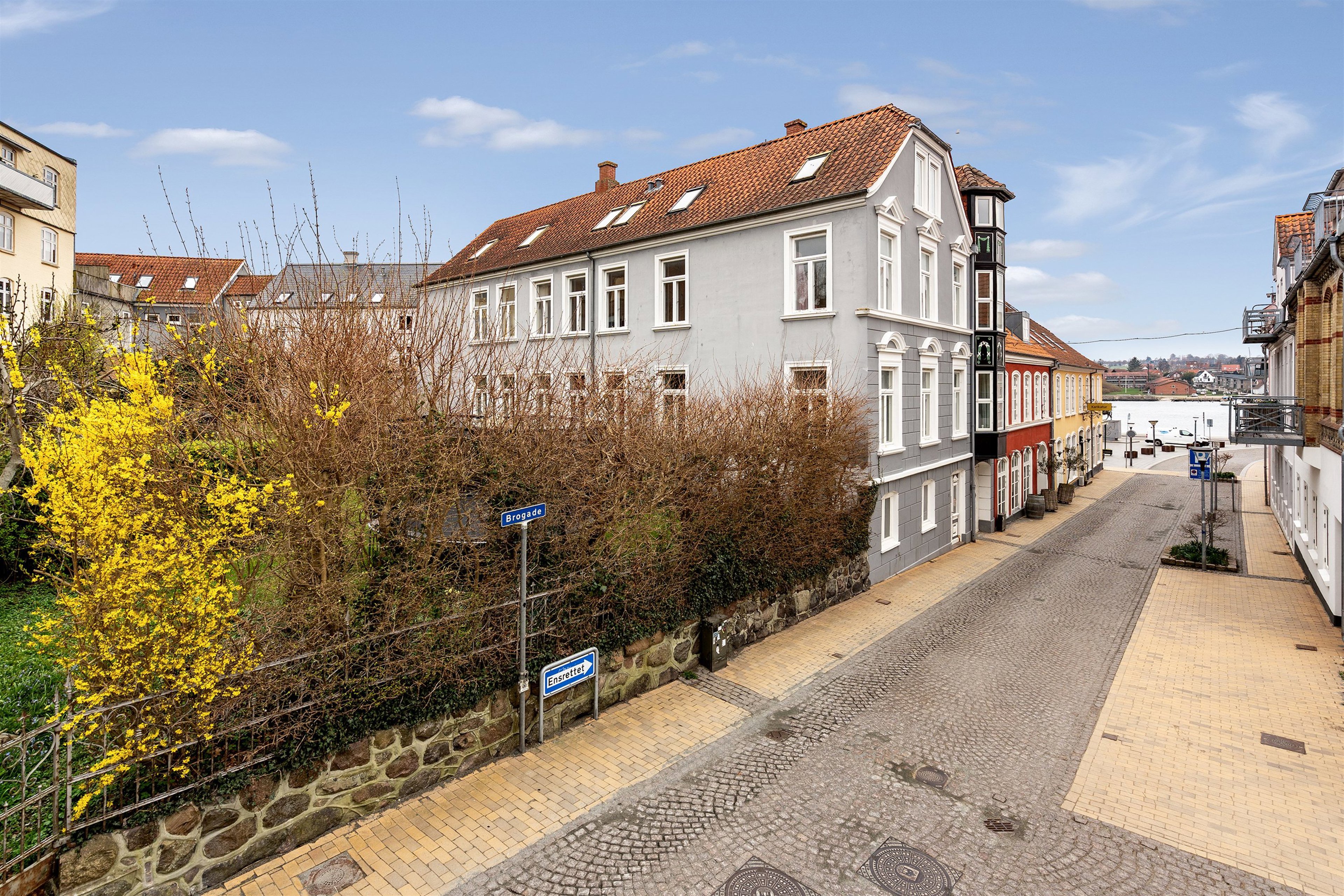 6400 brogade 6 1 1