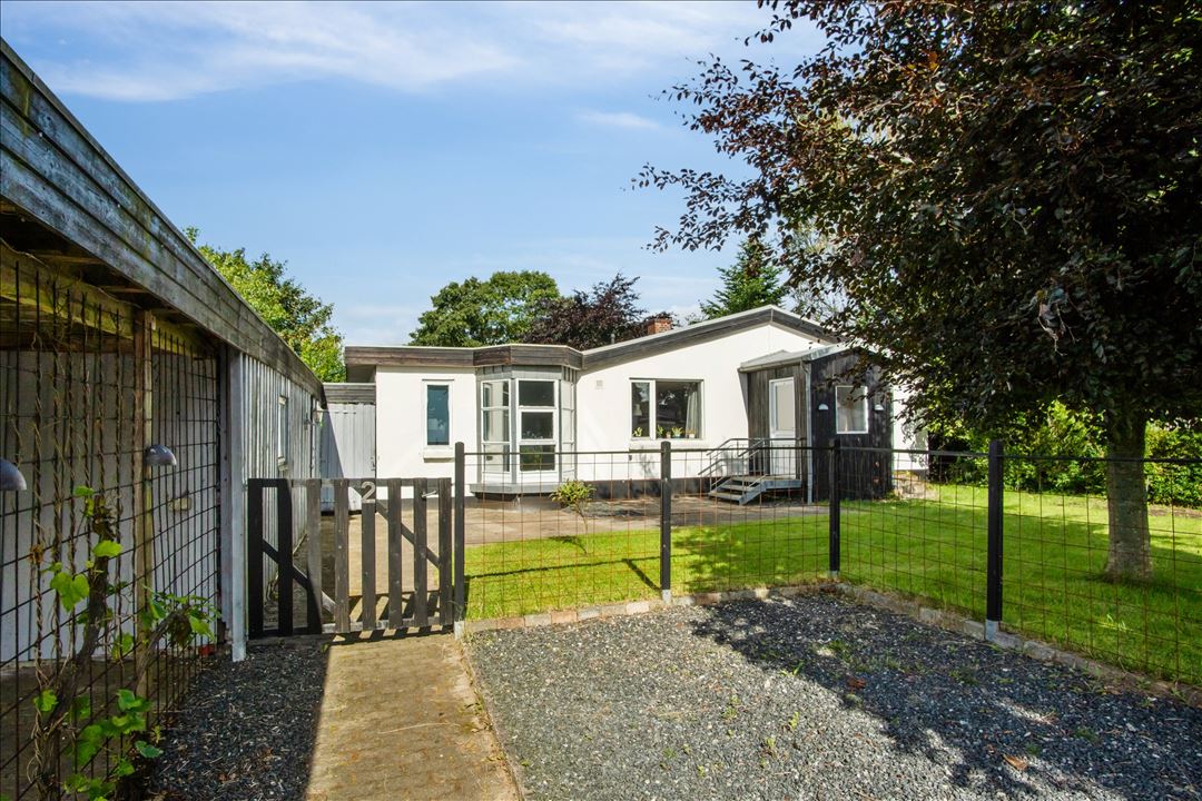 Mellemgade 2, Over Jerstal