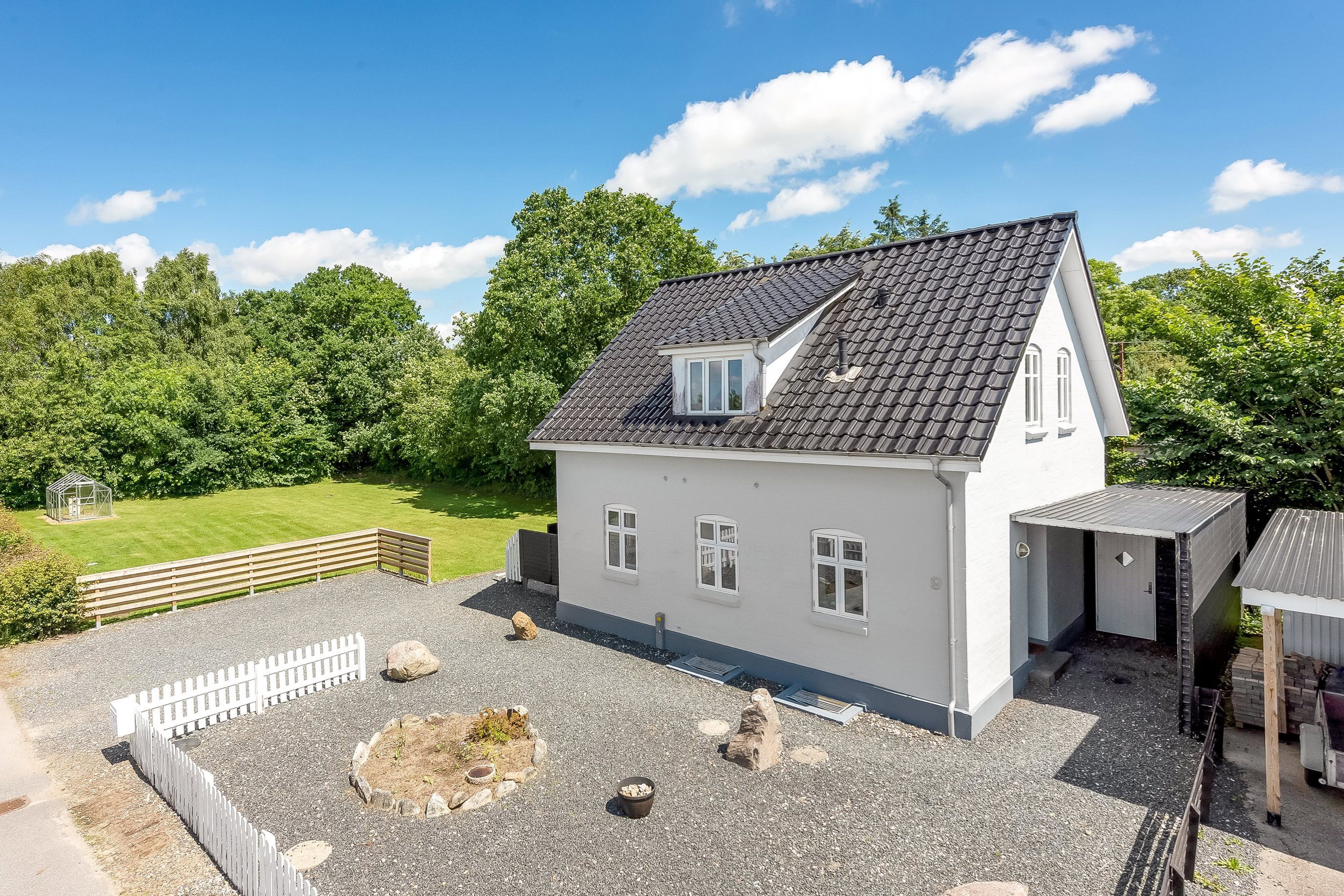 Stationsvej 9, Over Jerstal