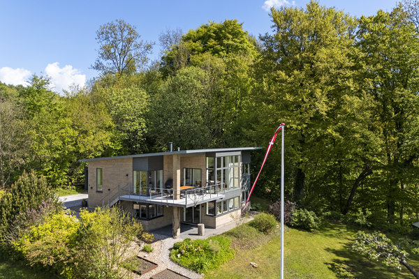 Sleldevej 34, Skibet