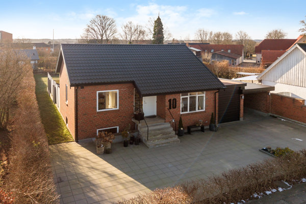 Kromarkvej 10, Tjørring