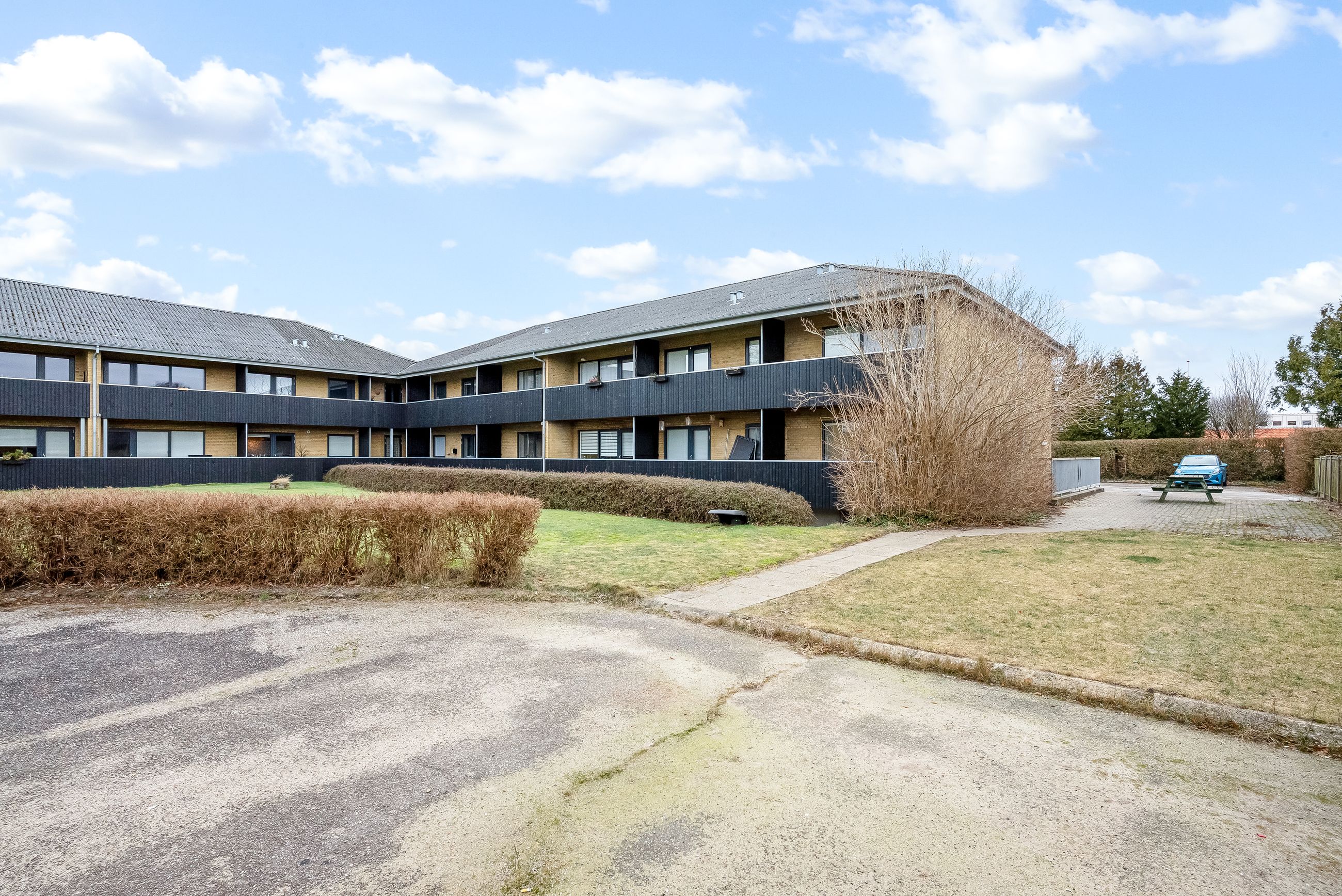 7400 nyvaenget 11 st tv 1