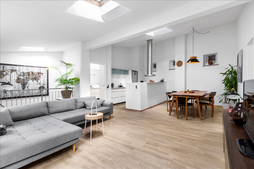 Banegårdsgade 37B, 2. 9 Banegårdsgade 37B, 2.