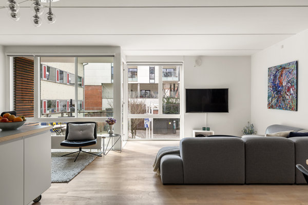 Telefontorvet 4, 1. tv.