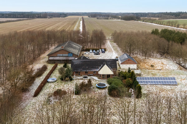 Ellingvej 7, Funder Kirkeby