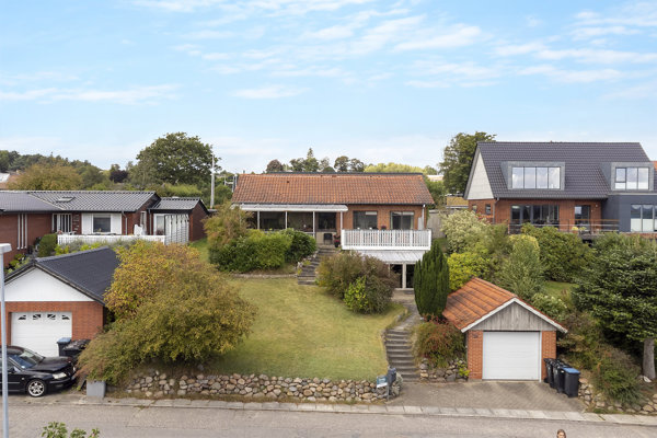 Rolf Krakes Vej 10, Hvinningdal