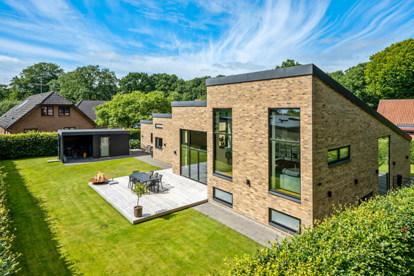 8800 niels bugges vej 10a hald ege 1