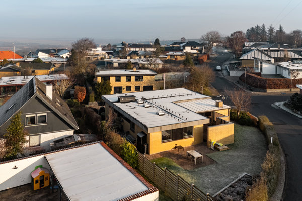 9200 straussvej 42 frejlev 1