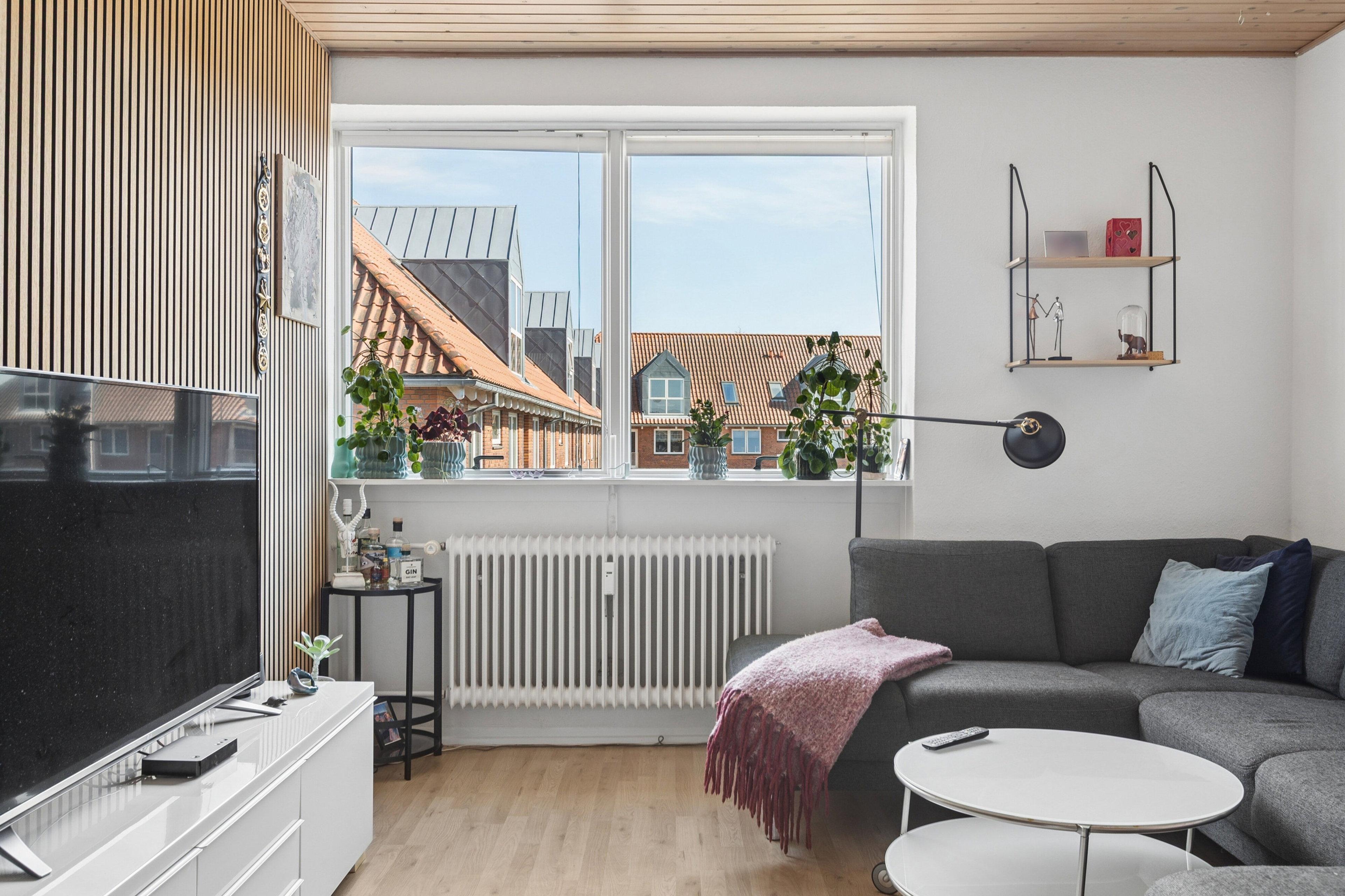 9400 dronningensgade 13 2 tv 1