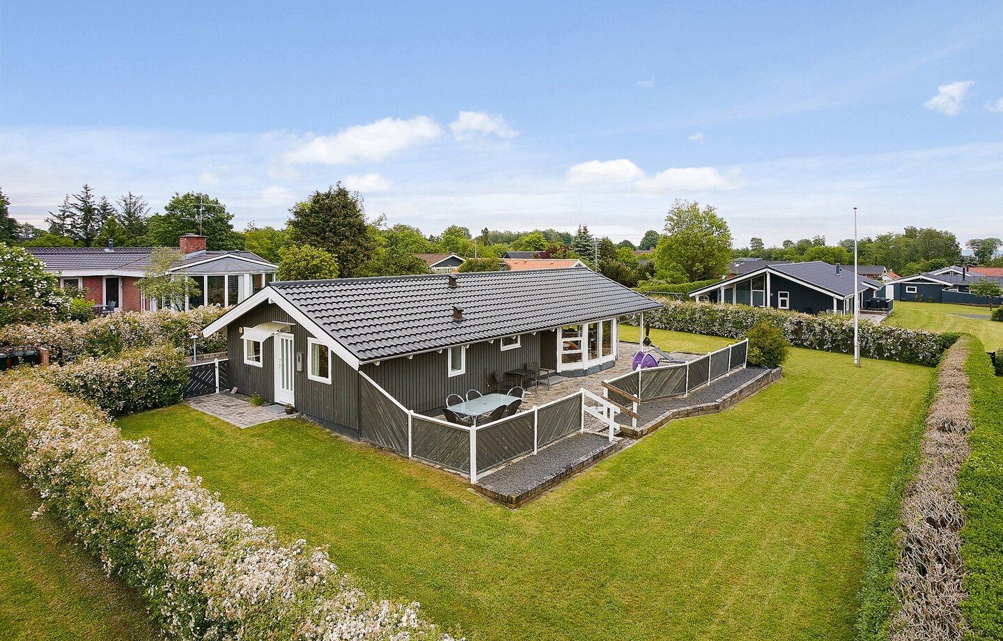 Pøt Strandby 327